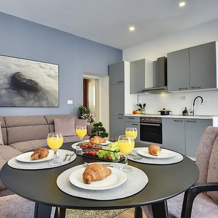 D&A Central Luxury Apartments With Free Parking Пула Екстериор снимка