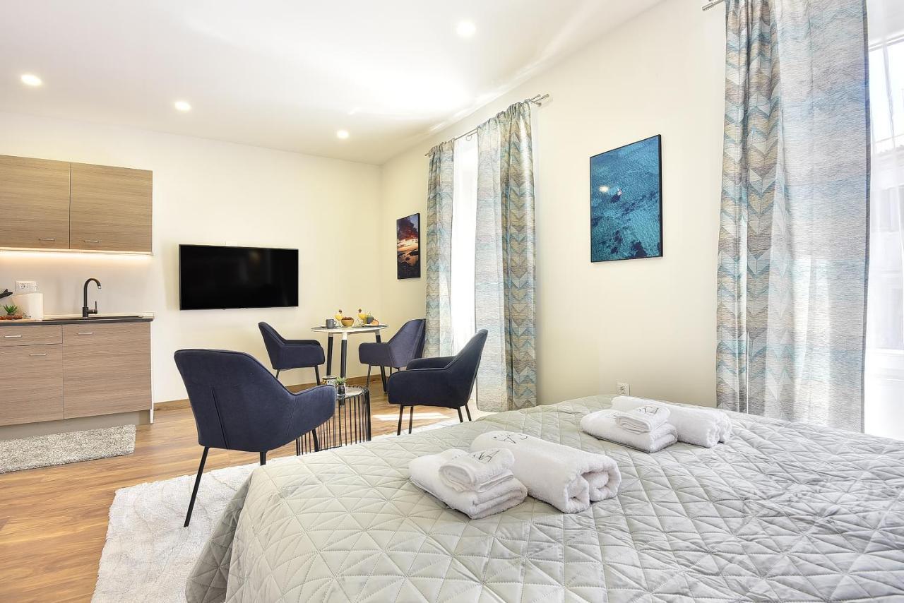 D&A Central Luxury Apartments With Free Parking Пула Екстериор снимка
