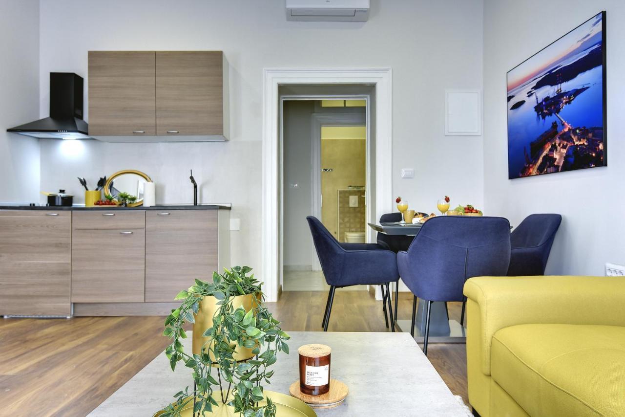 D&A Central Luxury Apartments With Free Parking Пула Екстериор снимка