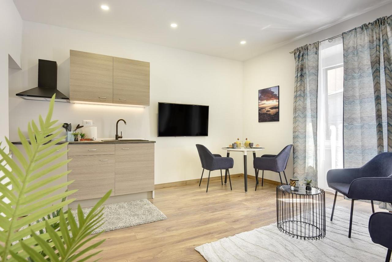 D&A Central Luxury Apartments With Free Parking Пула Екстериор снимка