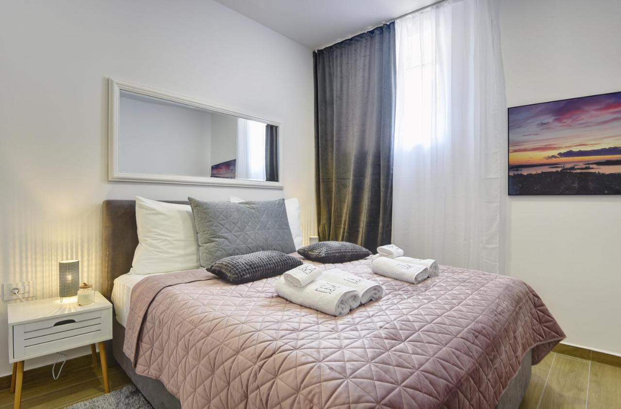 D&A Central Luxury Apartments With Free Parking Пула Екстериор снимка