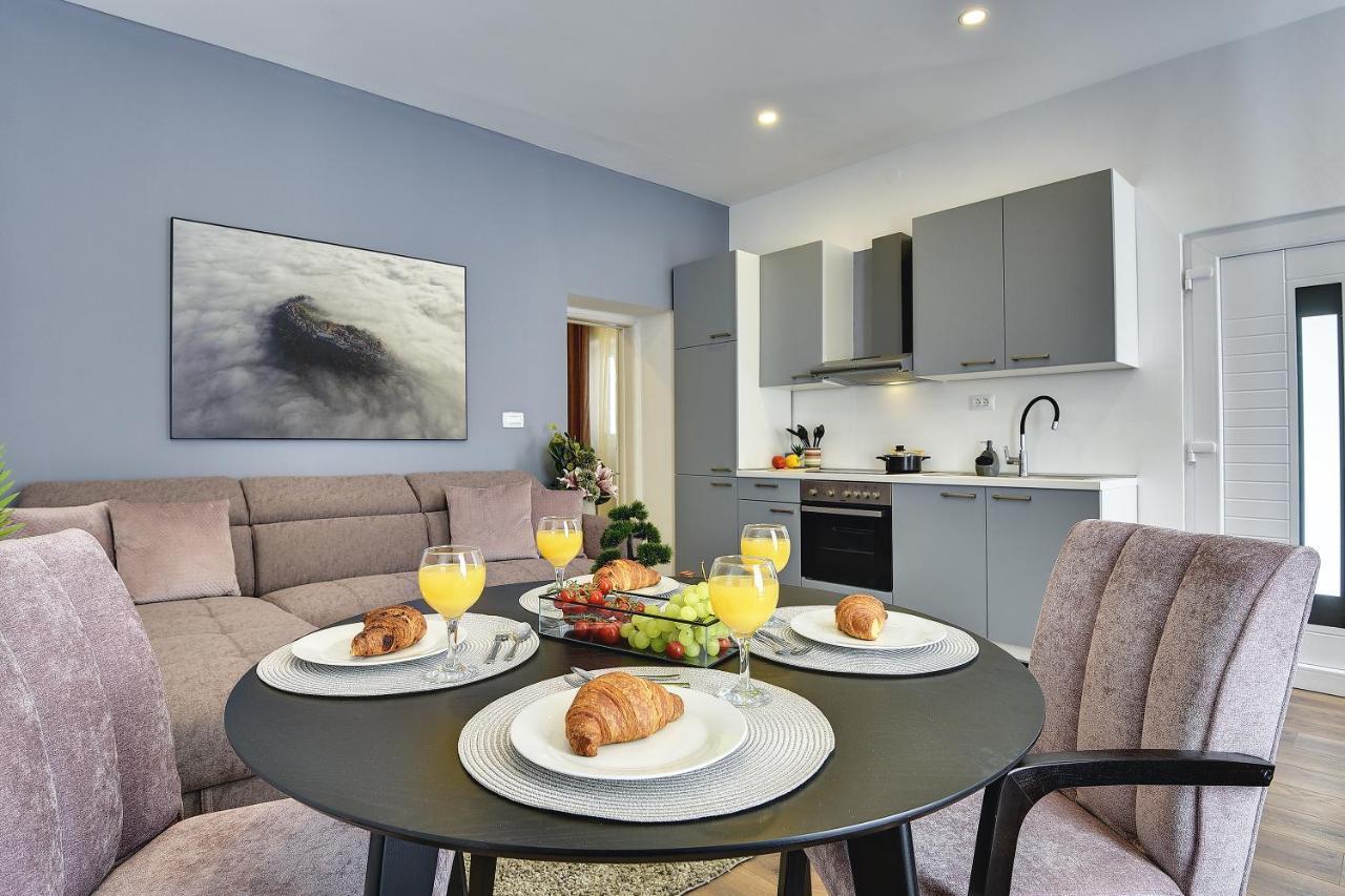 D&A Central Luxury Apartments With Free Parking Пула Екстериор снимка