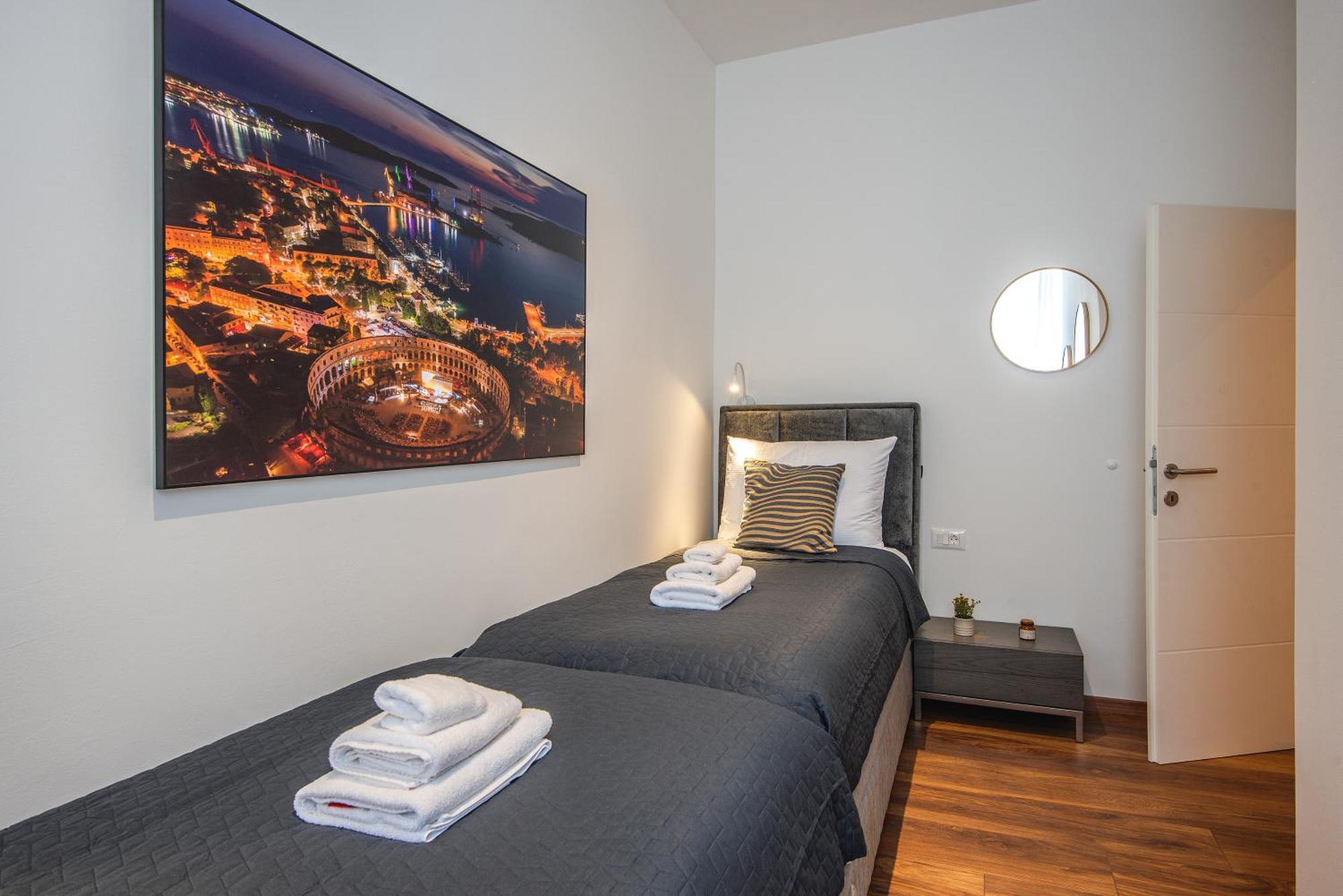 D&A Central Luxury Apartments With Free Parking Пула Екстериор снимка
