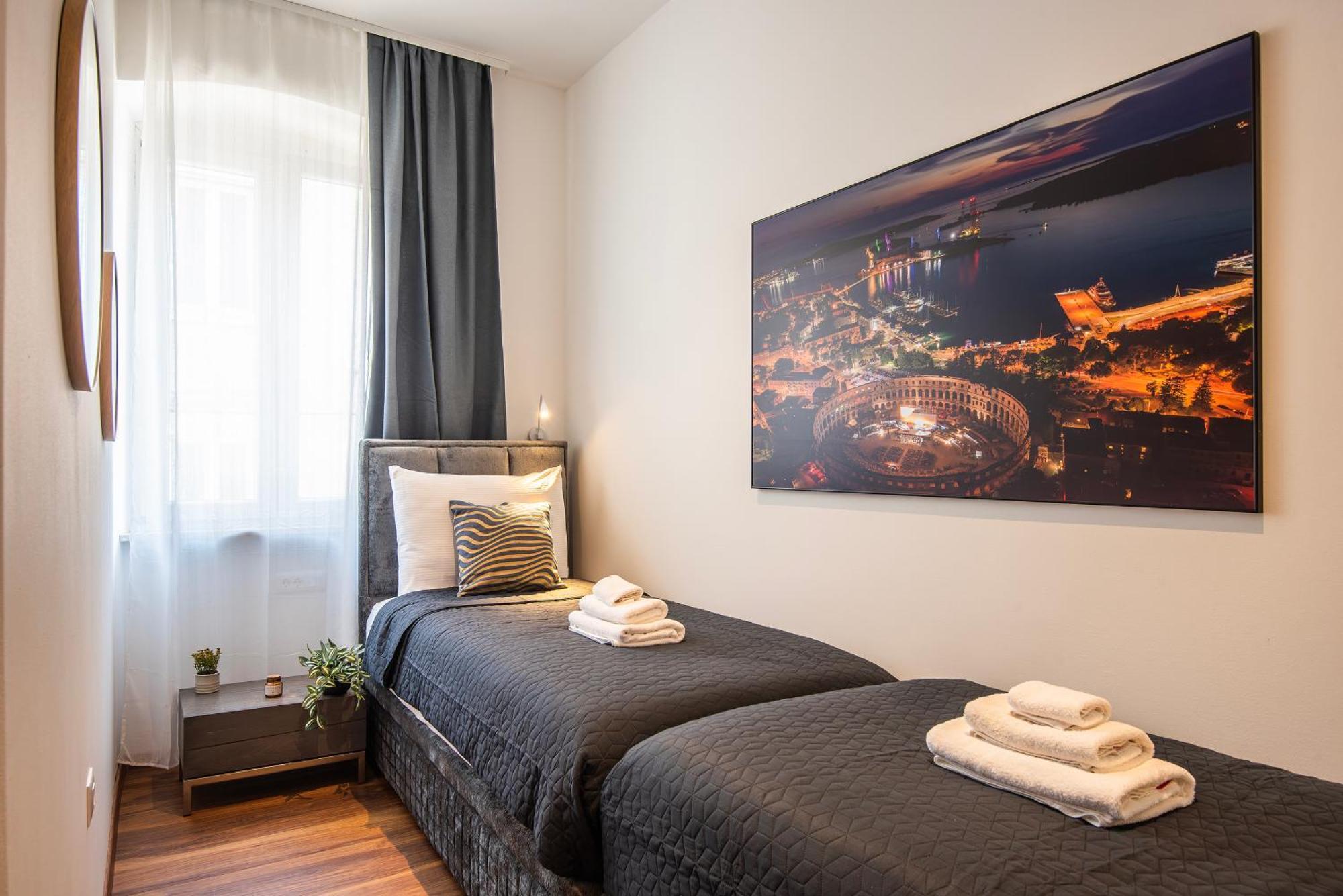 D&A Central Luxury Apartments With Free Parking Пула Екстериор снимка